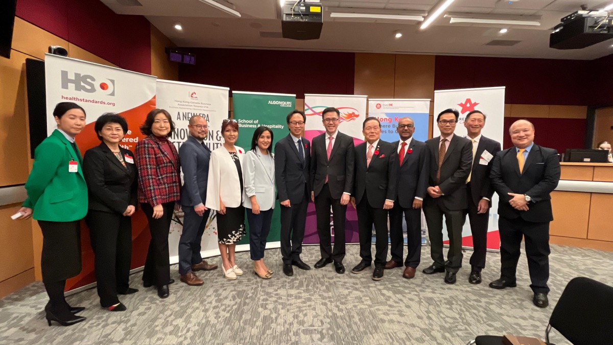 The Secretary for Innovation, Technology and Industry, Professor Sun Dong, delivered a keynote speech at the Seminar on Life Science and Global Health, organised by the Hong Kong-Canada Business Association (Ottawa Section) and Invest Hong Kong in Ottawa, on November 5. Photo shows Professor Sun (sixth right); Canada-Hong Kong Parliamentary Friendship Group Member and Senator of Canada, Mr Woo Yuen-pau (seventh right); Member of Parliament of Canada, Mr Chandra Arya (fourth right), and the Director of the Hong Kong Economic and Trade Office (Toronto), Ms Emily Mo (sixth left), and other guests.