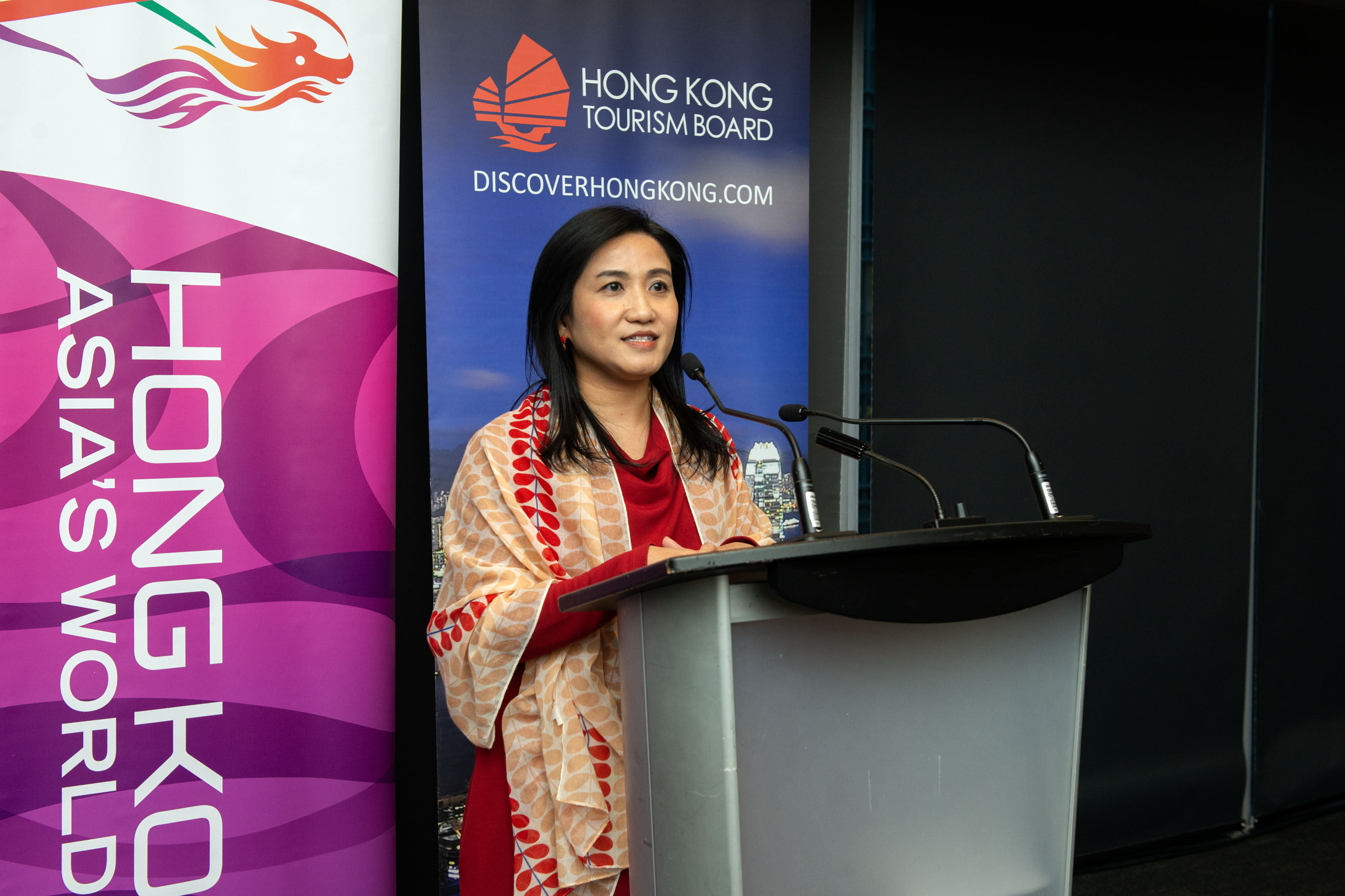 The Hong Kong Economic and Trade Office (Toronto) (HKETO) and the Hong Kong Tourism Board (Canada) (HKTB) held a joint spring reception in Toronto on January 23. Photo shows the Director of the HKETO, Ms Emily Mo, delivering her welcoming remarks.