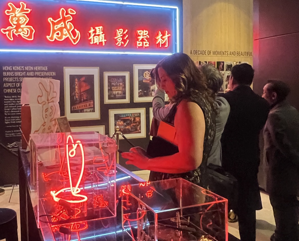 Attracting the attention of hundreds of guests present, the Neon Lights Exhibition at the annual Fête Chinoise Signature Event 2025 became the focus of the event, adding much cultural favours to the Lunar New Year celebration.